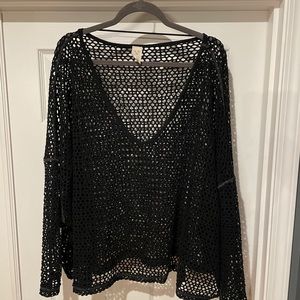 Oversized lose knit sweater.